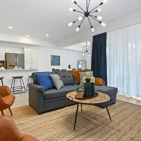 Exquisite 2 Bedroom Storey Lake, 7 Min To Disney